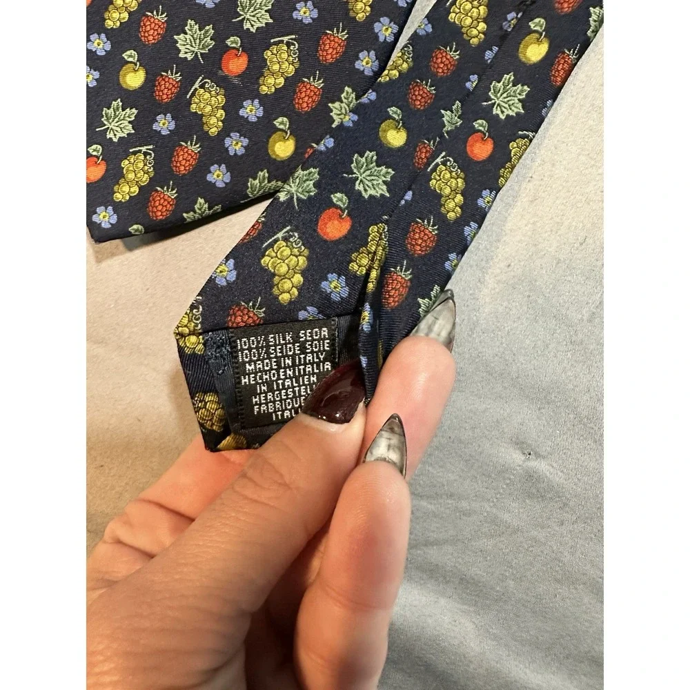 VTG Beaufort The Rack Silk Navy‎ Blue Fruit Neck Tie